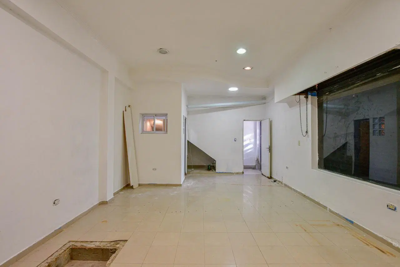 Local en venta en La Plata 2