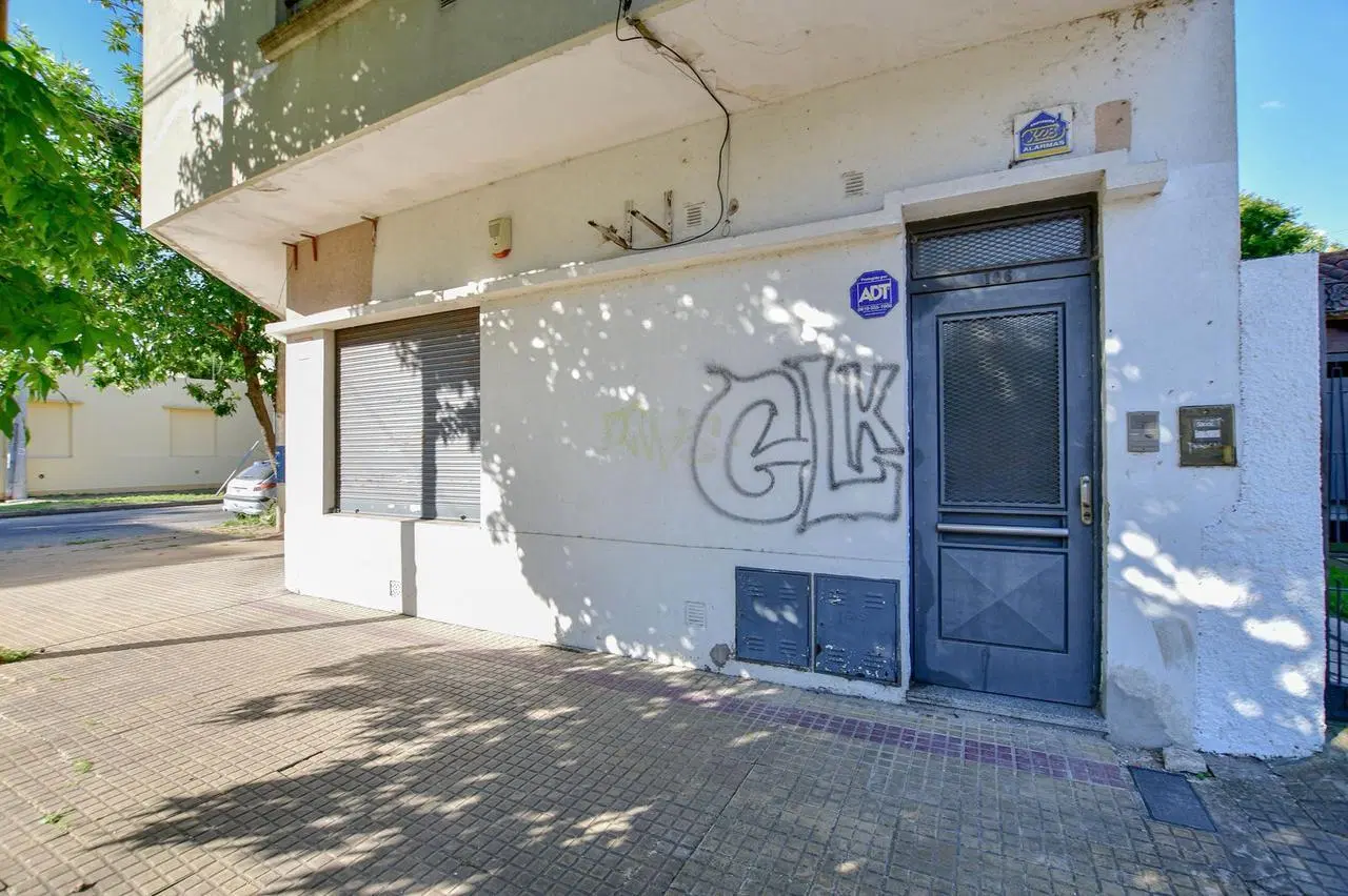 Local en venta en La Plata 4