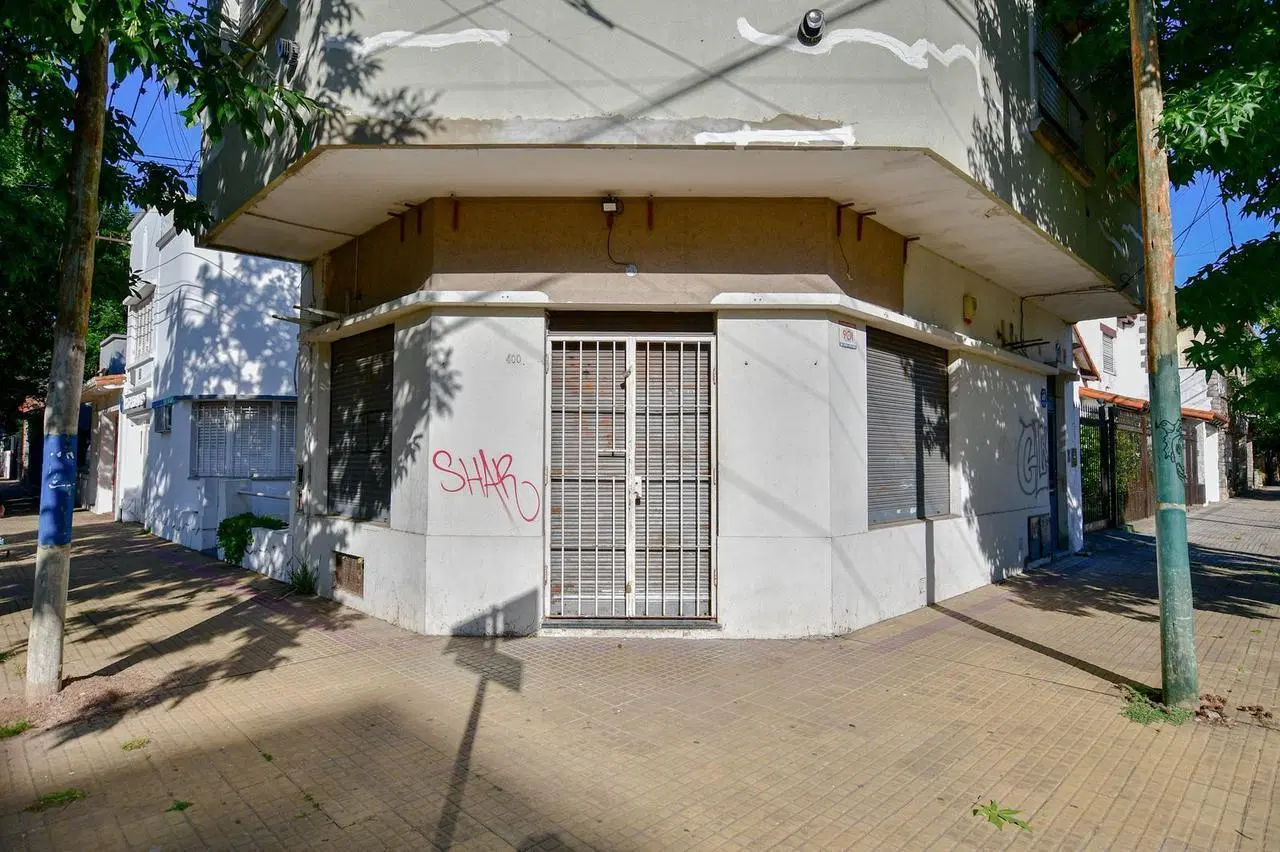 Local en venta en La Plata 1