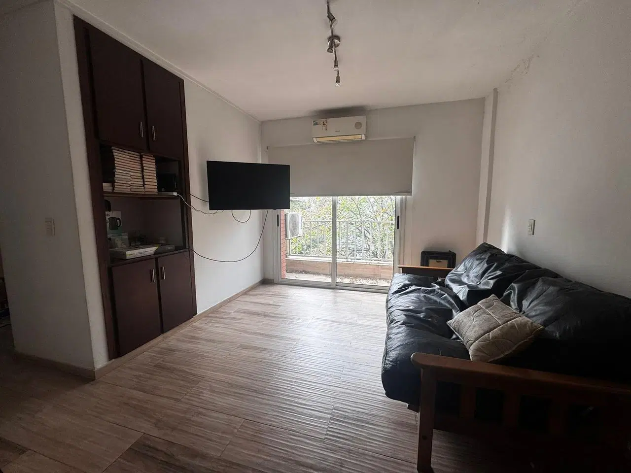 Edificio completo con local en venta en La Plata 2