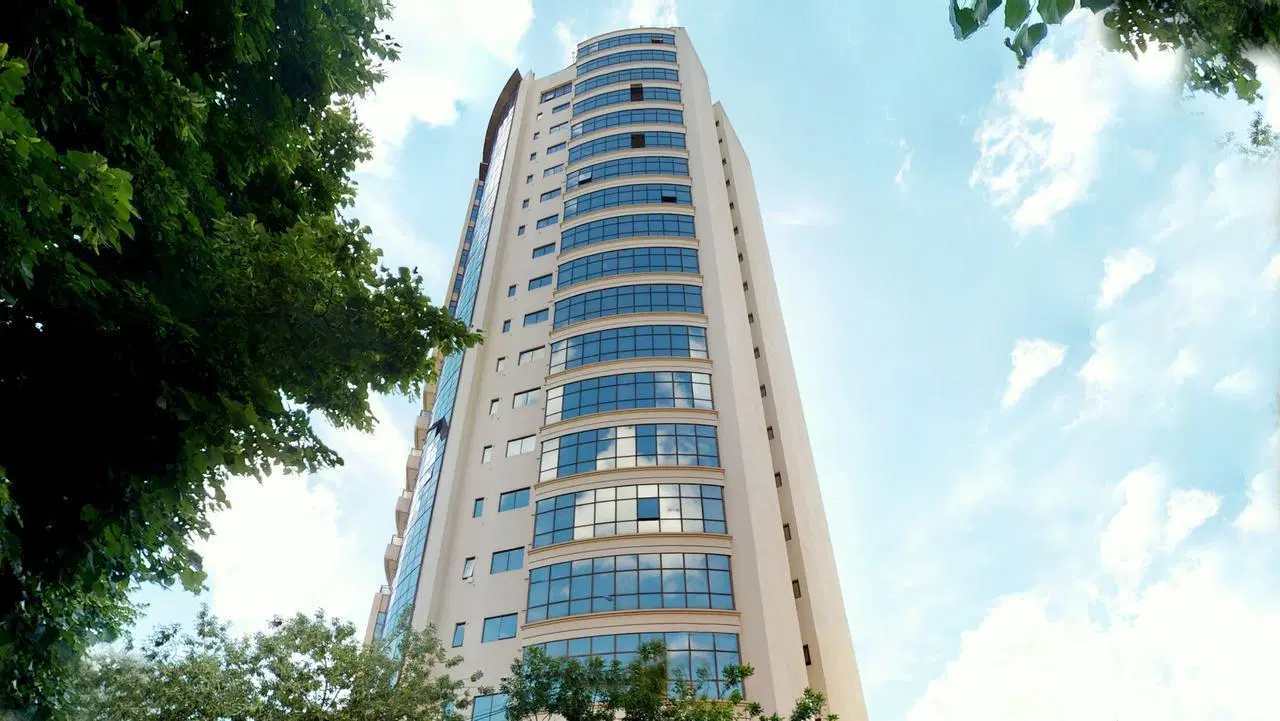 Piso de categoria en venta en La Plata - Plaza Paso 1