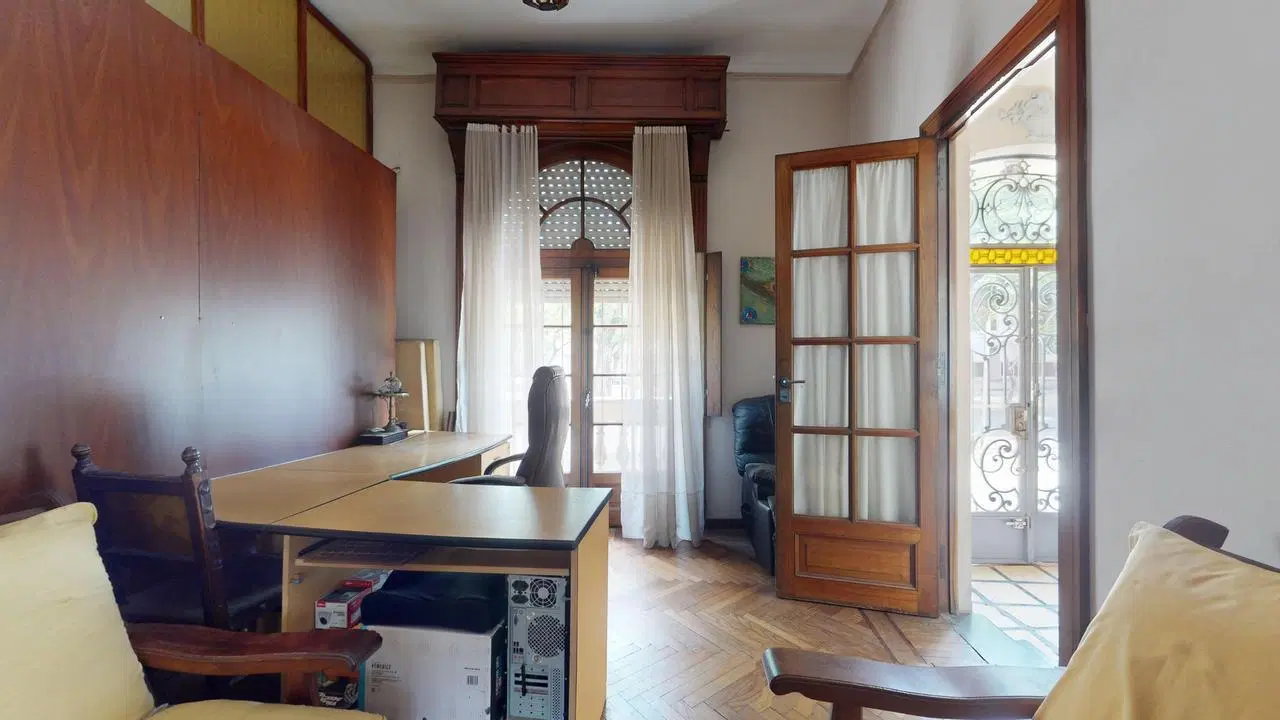 Casa de estilo en venta en La Plata 5
