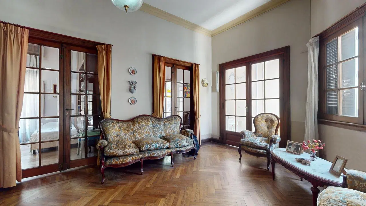 Casa de estilo en venta en La Plata 3