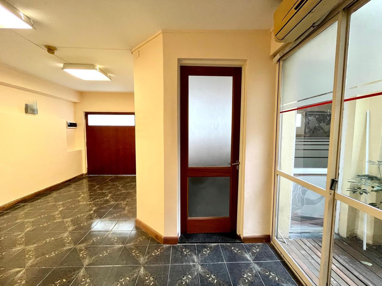 Foto de PH en Venta en La Plata, imagen 2