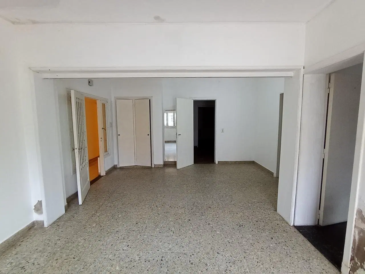 Casa en alquiler con fin comercial en La Plata 1
