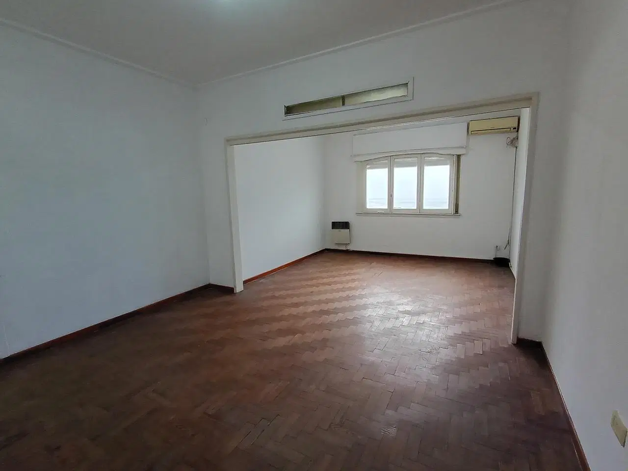 Casa en alquiler con fin comercial en La Plata 4