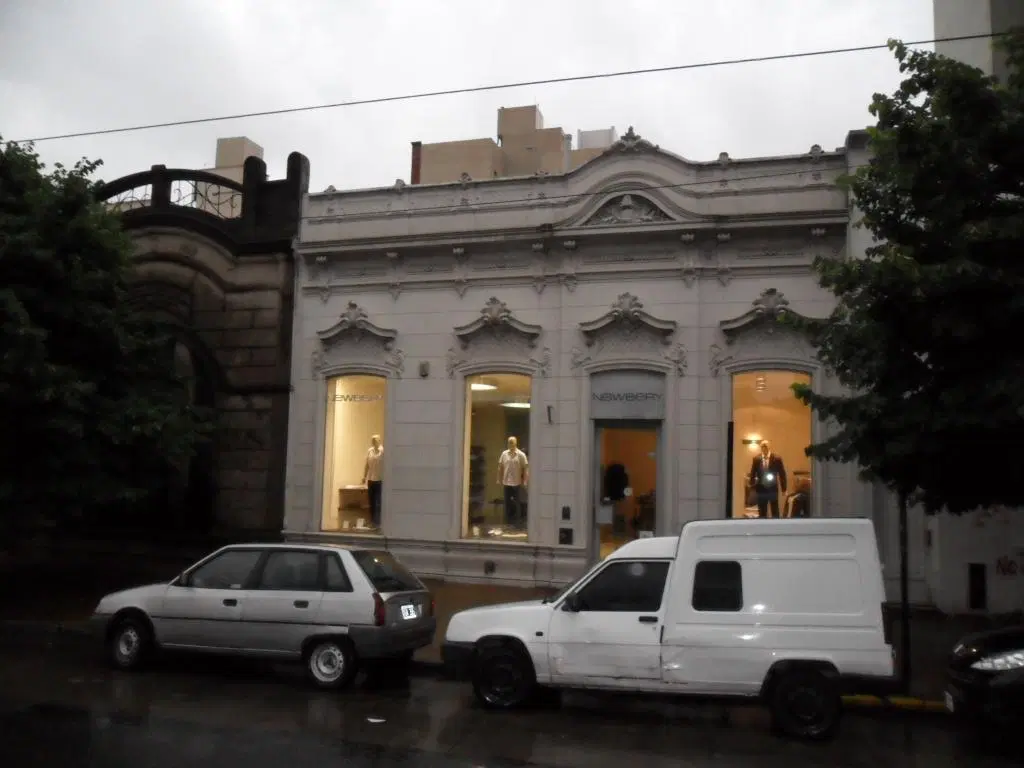 Local en Alquiler en La Plata Avenida 44 e/ 11 y 12 2