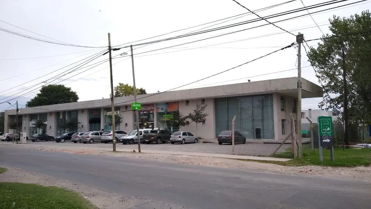 Local en alquiler en City Bell 467 esq 135 - Altos del Golf Dacal Bienes Raices 5