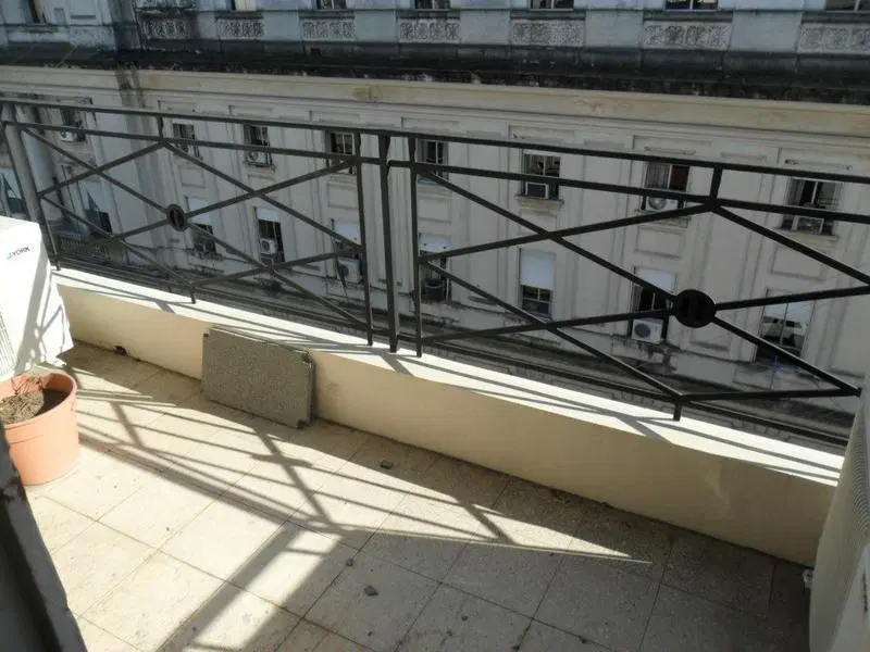 Departamento de 2 dormitorios en La Plata calle 46 e/ 7 y 8 - Dacal Bienes Raíces 2