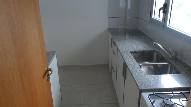 Foto de Departamento en alquiler en La Plata, imagen 2