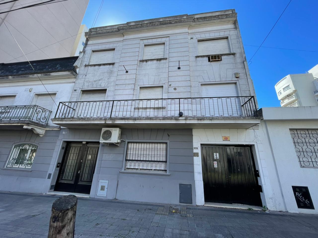 Foto de PH en venta en La Plata - Av 13 e/ 57 y 58, imagen 1