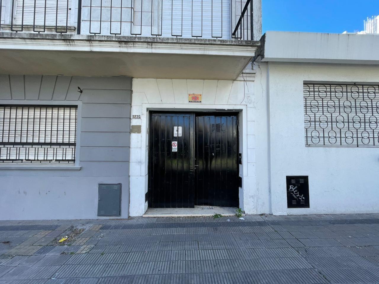 Foto de PH en venta en La Plata - Av 13 e/ 57 y 58, imagen 2