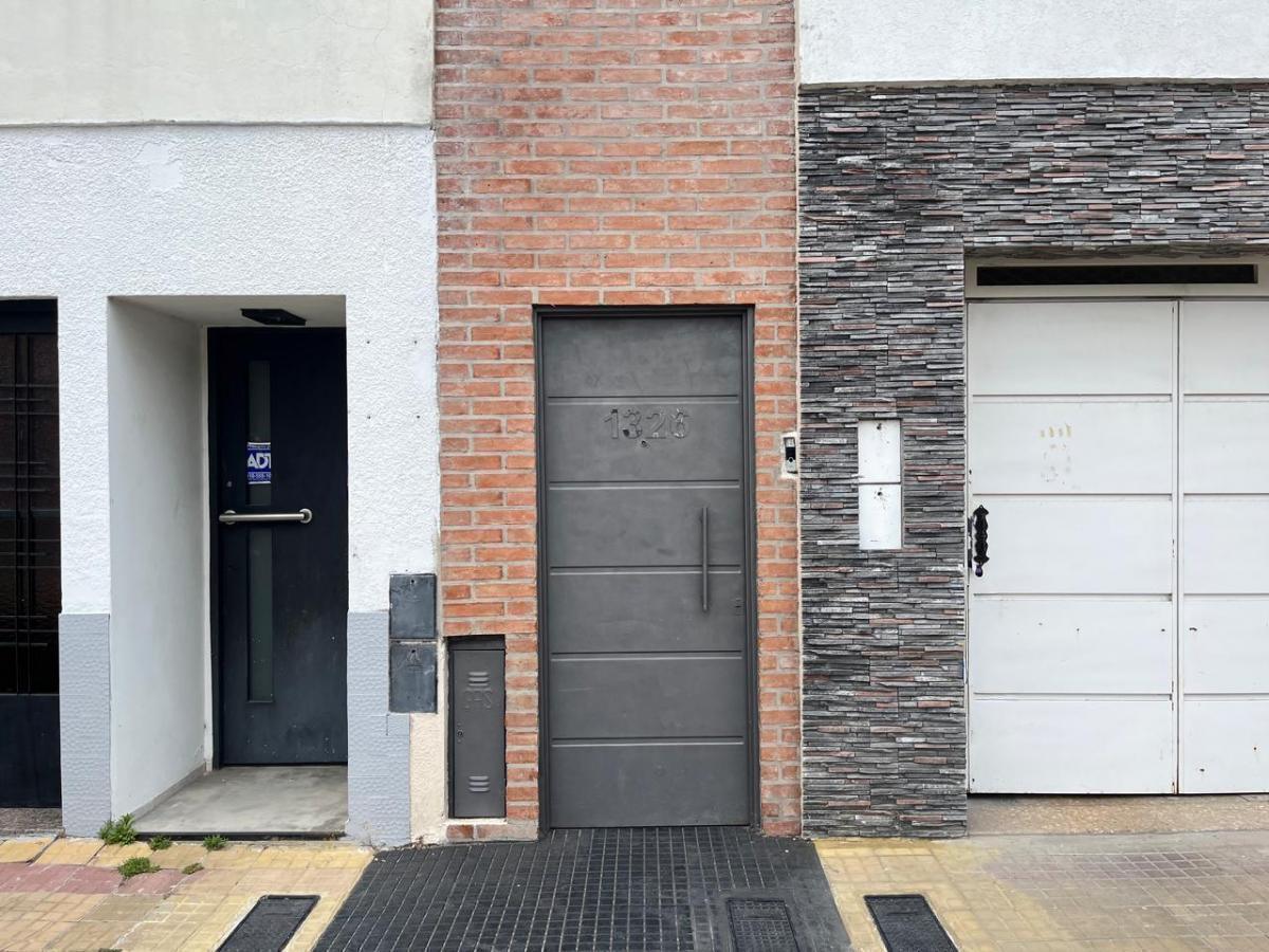 Foto de Casa en venta próxima a Plaza Güemes La Plata, imagen 2