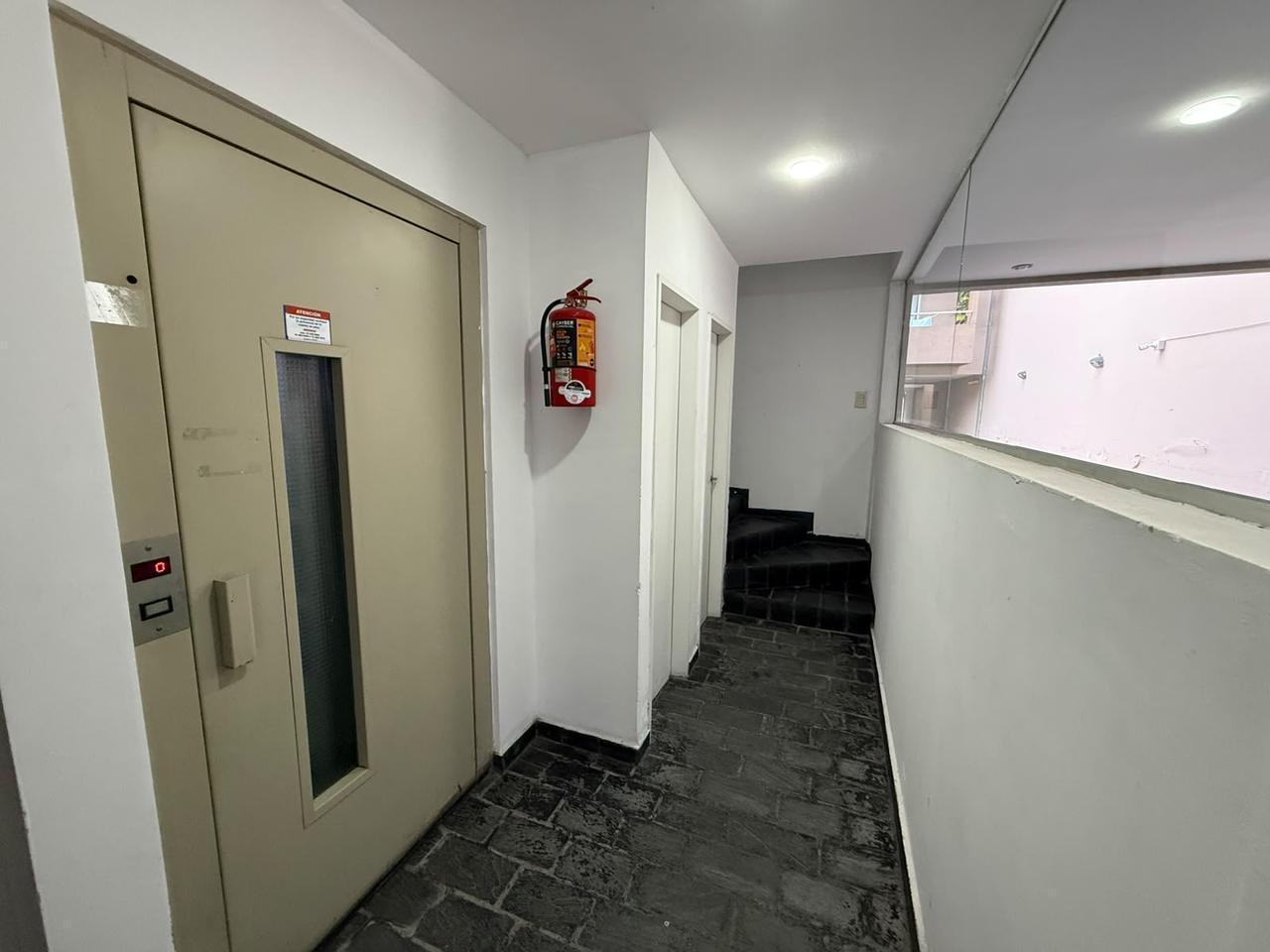 Foto de Departamento de 3 ambientes en venta en La Plata, imagen 2