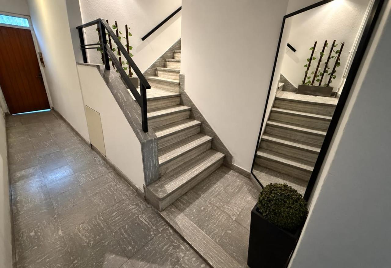 Foto de Departamento de 3 ambientes en venta próximo a zona facultades en La, imagen 1