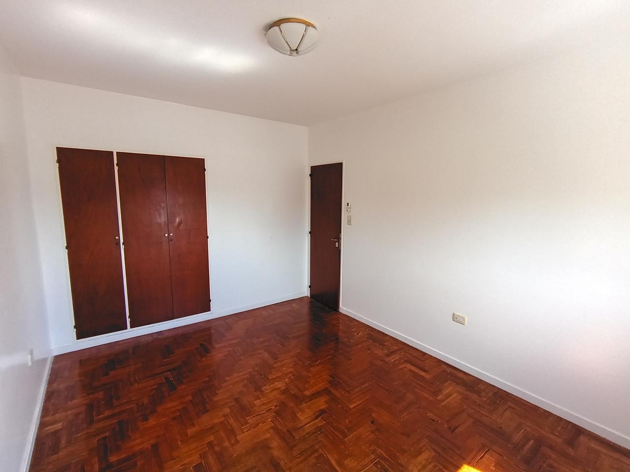 Foto de Departamento de 3 ambientes en alquiler en La Plata, imagen 3