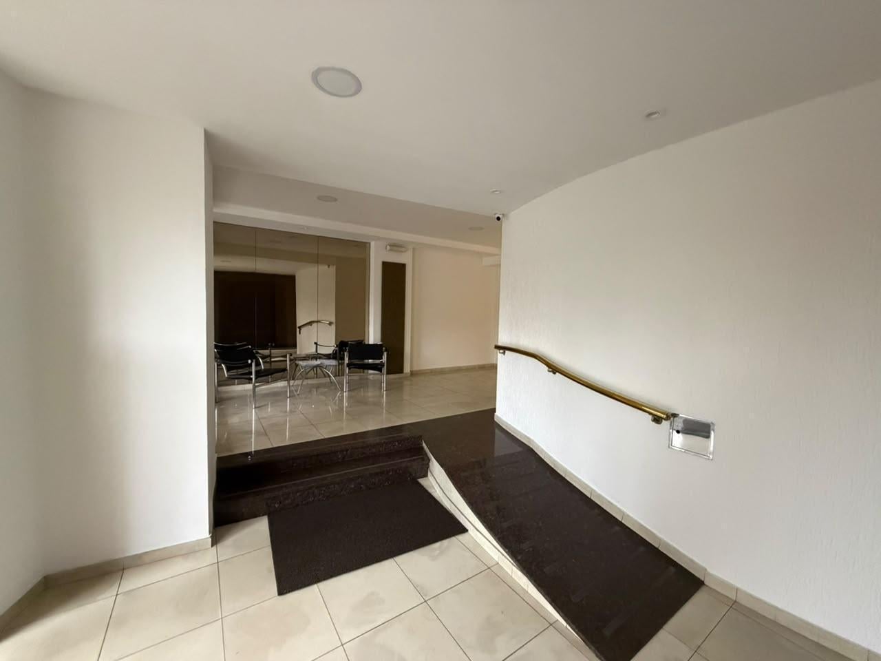 Foto de Departamento de 3 ambientes en venta en La Plata, imagen 1