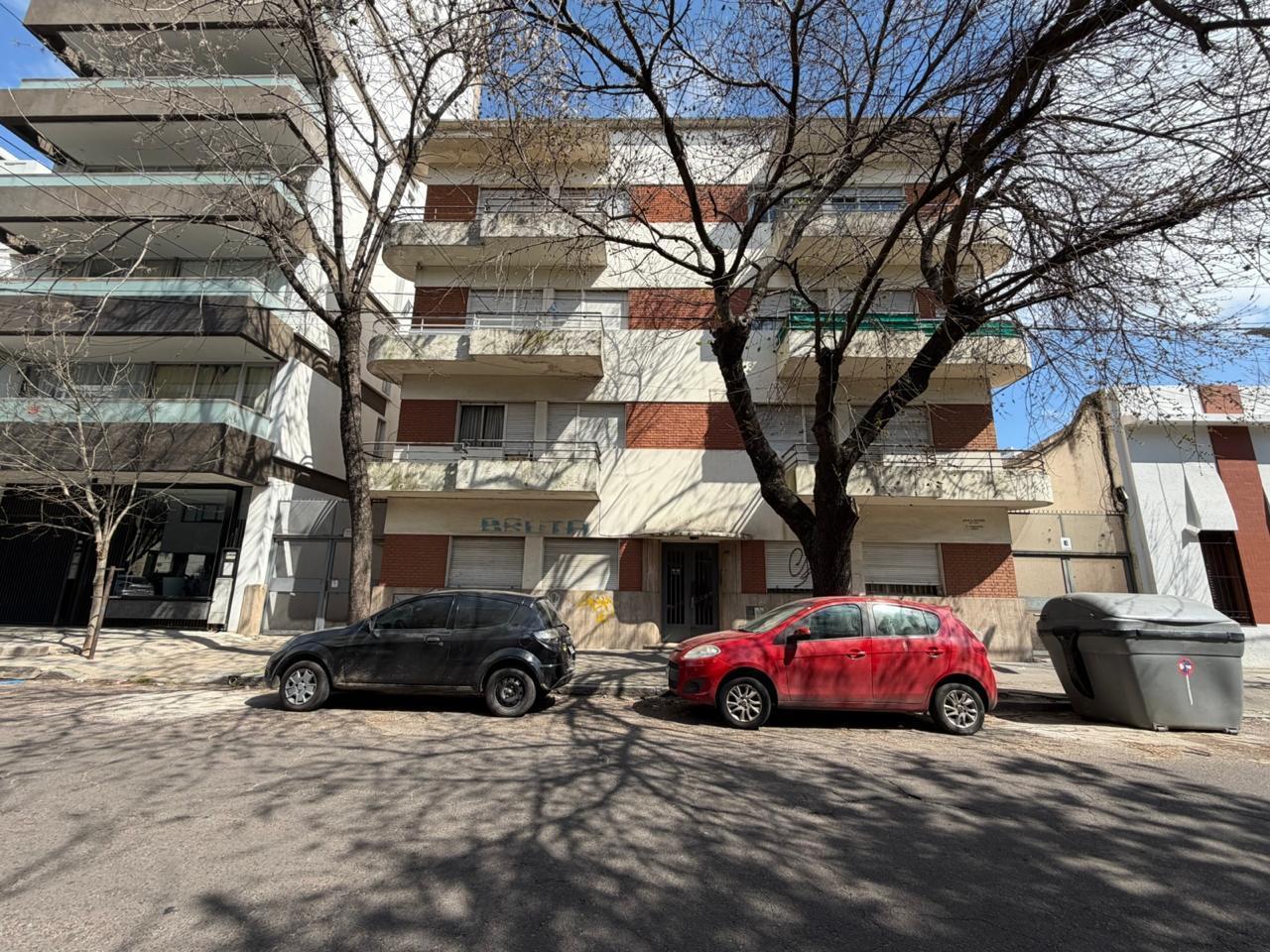 Foto de Departamento de 2 ambientes en venta en La Plata, imagen 1