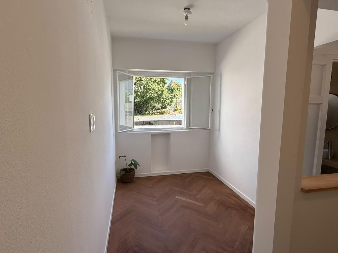 Foto de Departamento de 2 ambientes en venta en La Plata, imagen 4