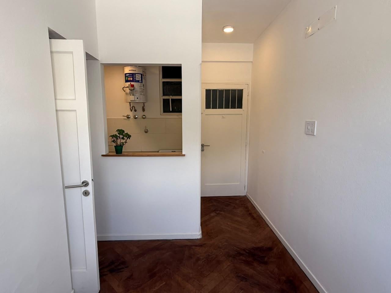 Foto de Departamento de 2 ambientes en venta en La Plata, imagen 3