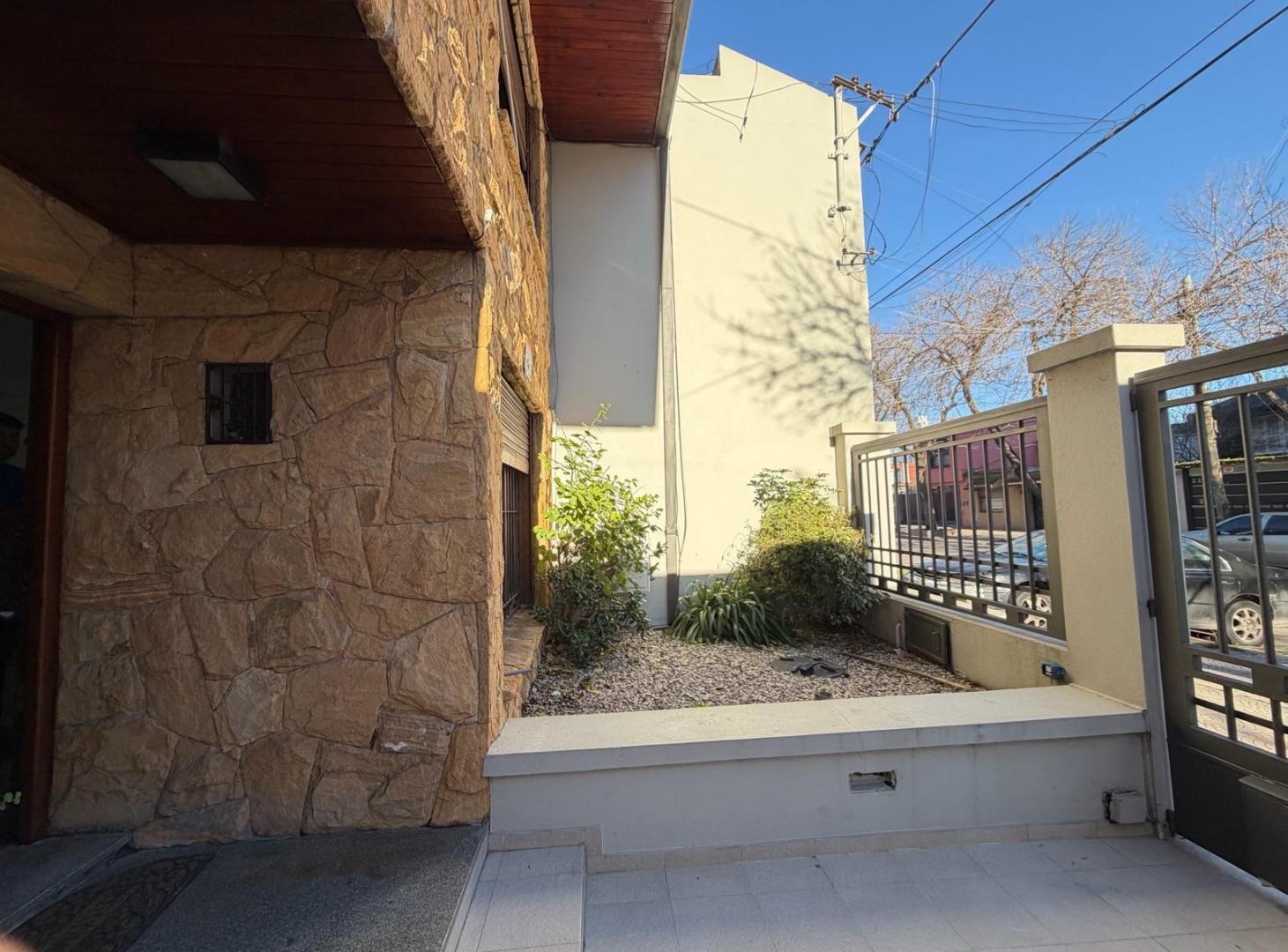 Foto de Casa en venta de 3 dormitorios en La Plata, imagen 4