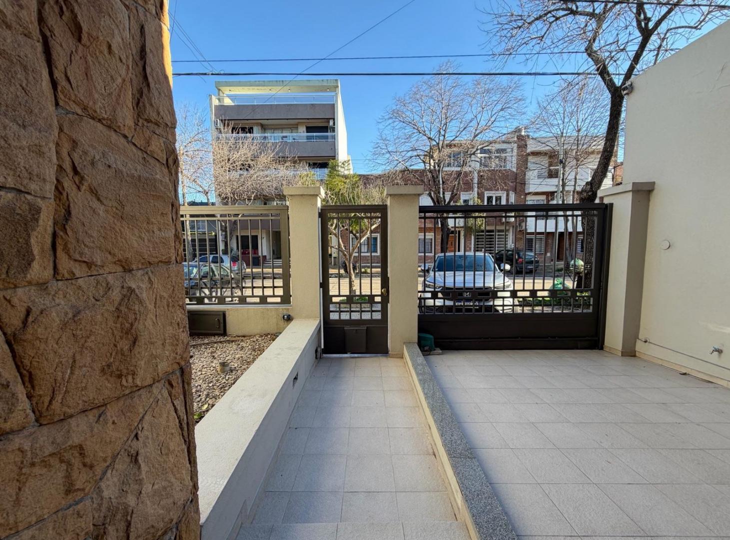 Foto de Casa en venta de 3 dormitorios en La Plata, imagen 3