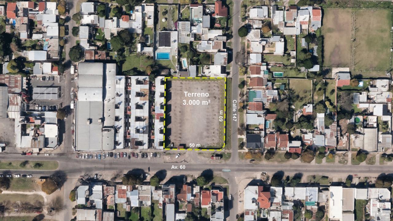 Foto de Terreno en venta sobre avenida 60 en Los Hornos, imagen 1