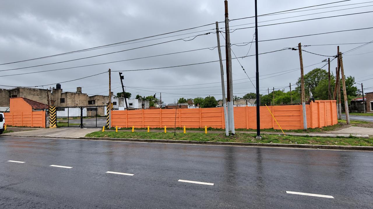 Foto de Terreno en venta sobre avenida 60 en Los Hornos, imagen 3