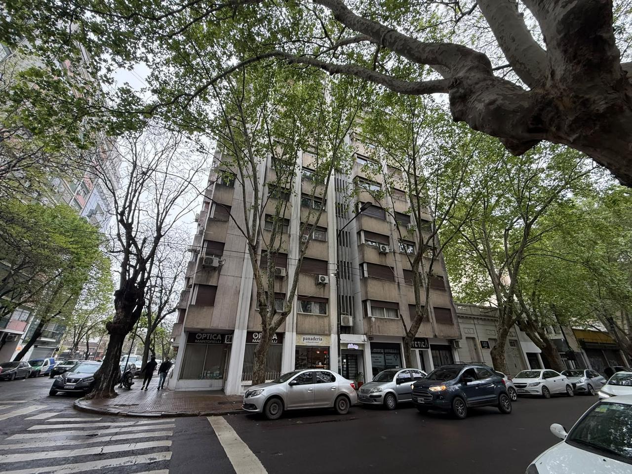 Foto de Departamento en venta de tres dormitorios en zona de Plaza San Martín., imagen 2