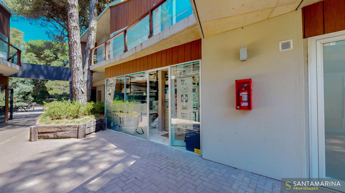 Carilo, Local Comercial en Venta. 2