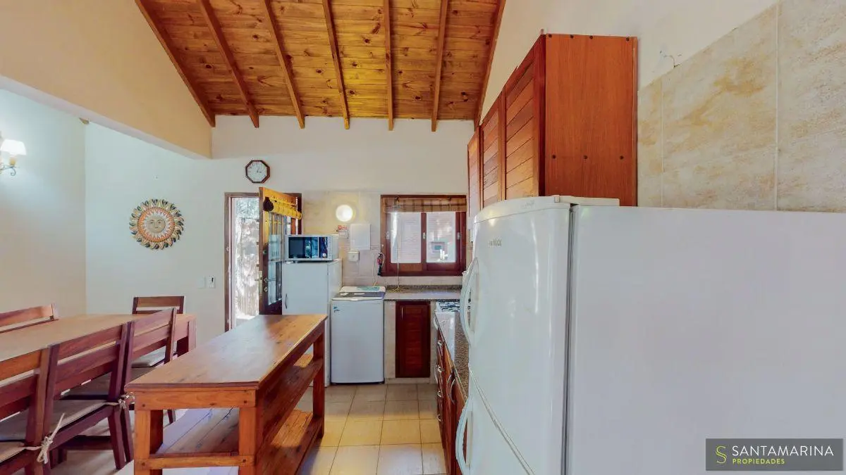Casa en venta en Mar de las Pampas – Cabaña clásica con 3 dormitorios y amplio parque 5