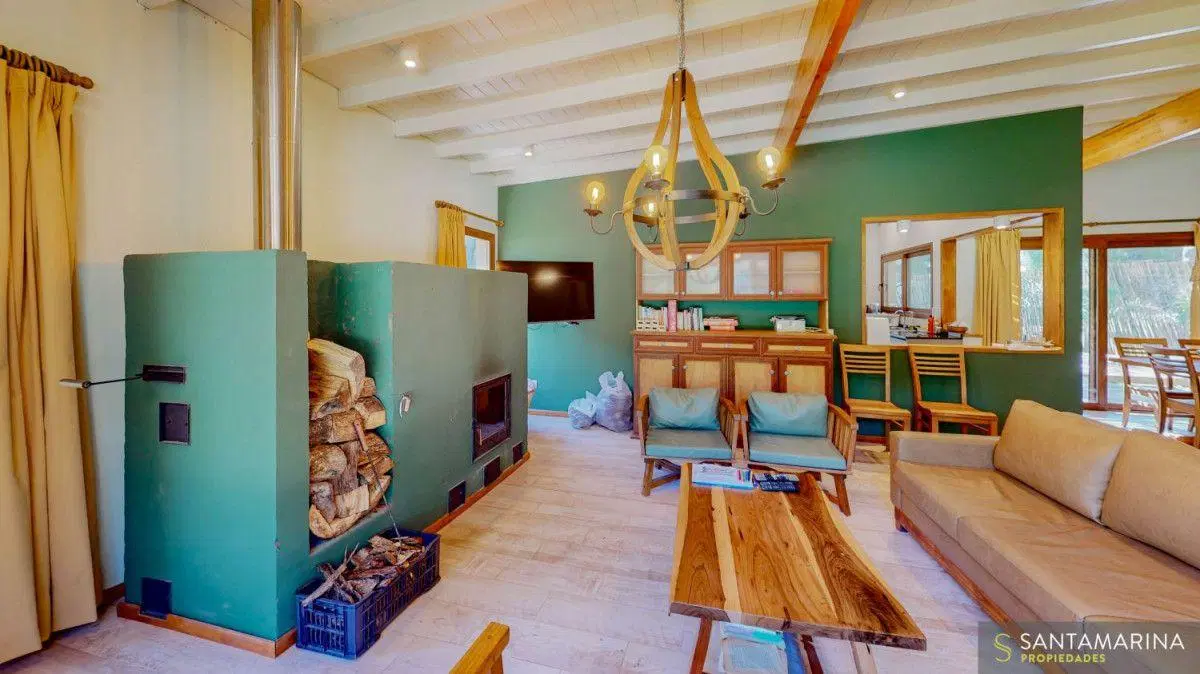 Casa con 4 dormitorios en venta con 1123 m² de lote en Cariló 3