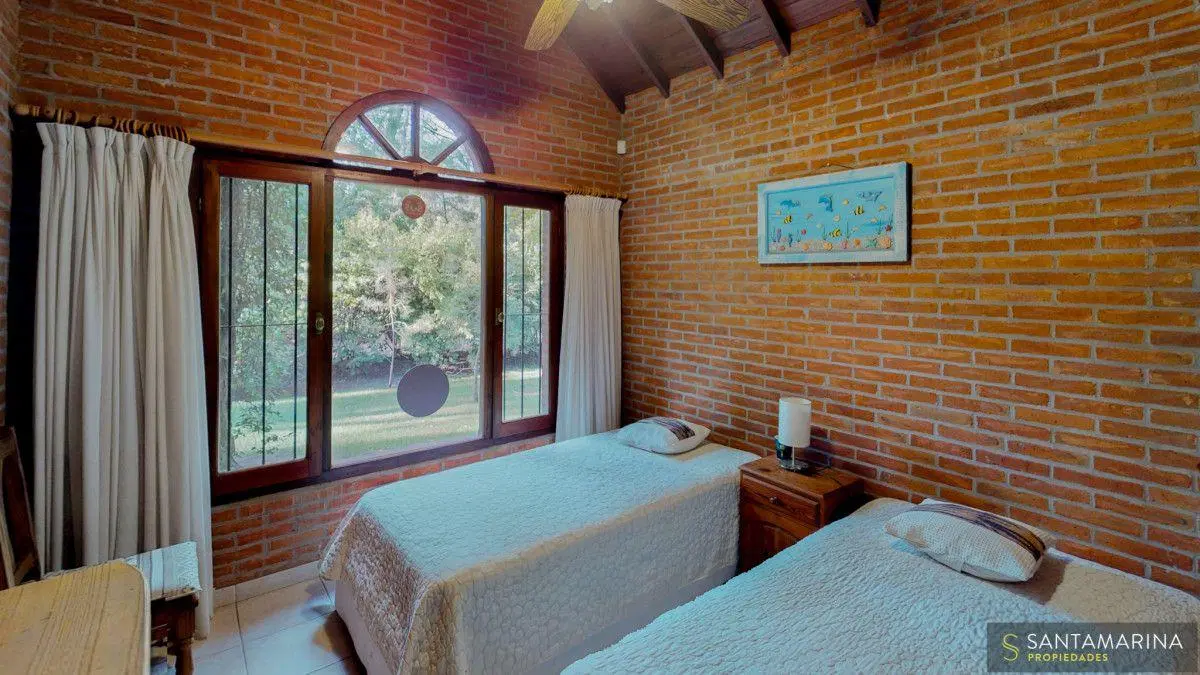 Casa en Una Planta - Lote de 1312m2 - Piscina Climatizada - Cariló 3