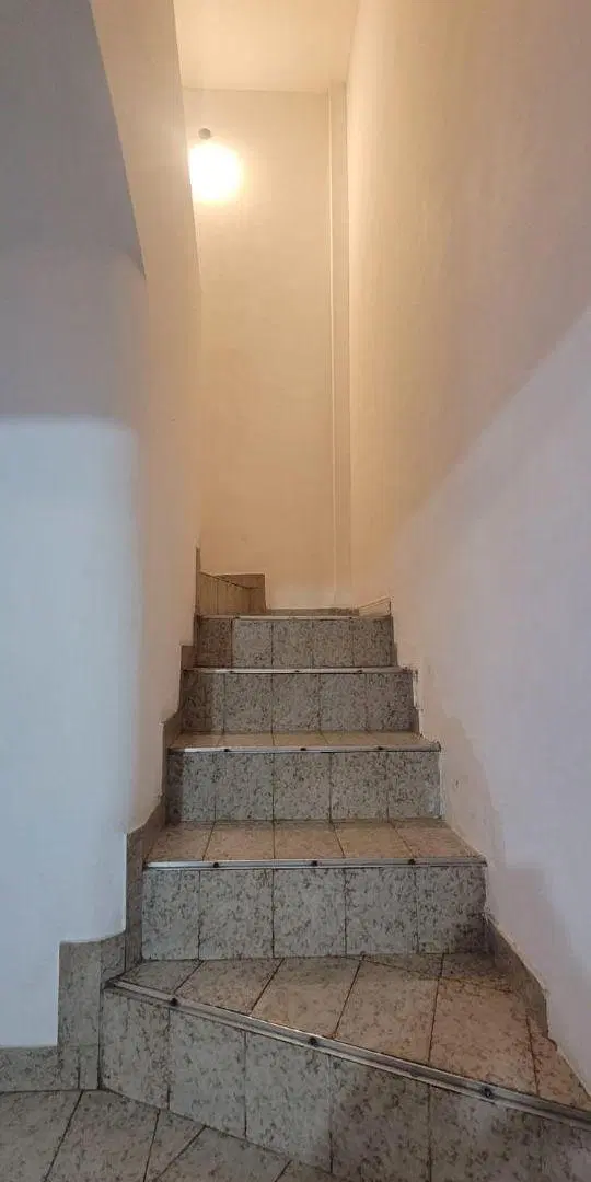 EXCELENTE DEPARTAMENTO TIPO CASA DE 3 AMBIENTES CON COCHERA Y TERRAZA PROPIA 3
