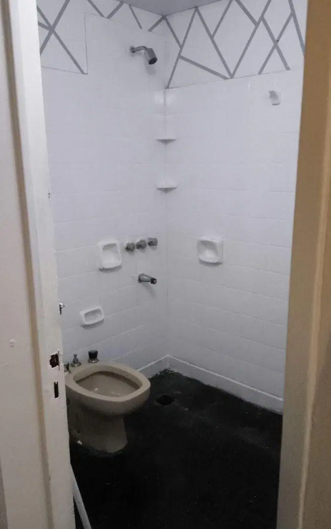 Departamento tipo casa con entrada por pasillo y sin expensas. 5