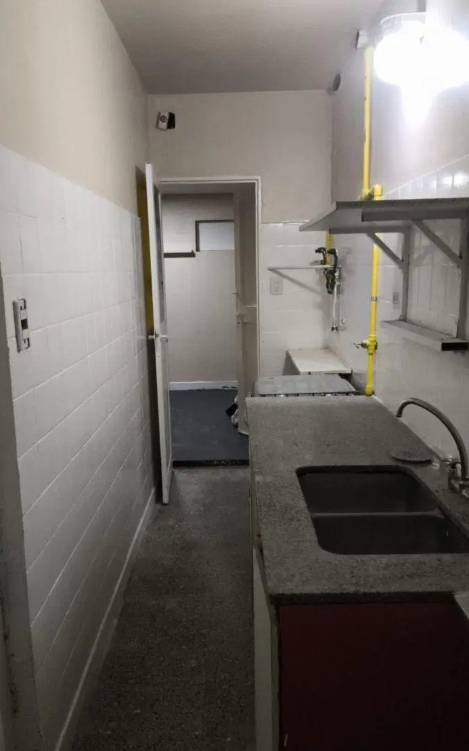 Departamento tipo casa con entrada por pasillo y sin expensas. 4