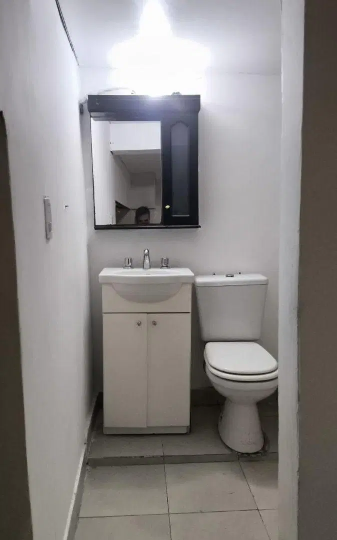 Departamento tipo casa con entrada por pasillo y sin expensas. 2
