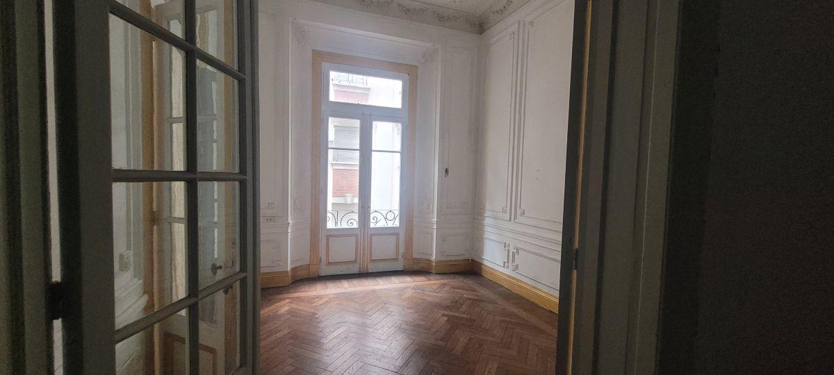 Foto de AMPLIO INMUEBLE EN ALQUILER – RECONQUISTA AL 600 – MICROCENTRO – APTO, imagen 2