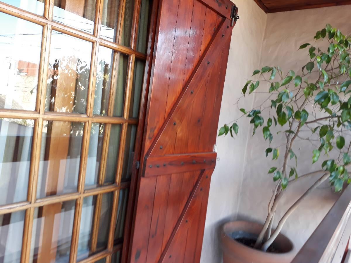 Foto de EXCELENTE CHALET EN DOS PLANTAS A TRES CUADRAS DE AV. ESPORA, imagen 3