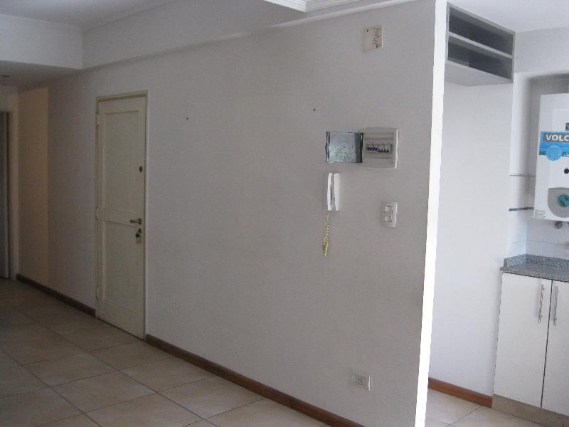 HERMOSO DEPARTAMENTO DOS AMBIENTES EN EL CENTRO DE BANFIELD