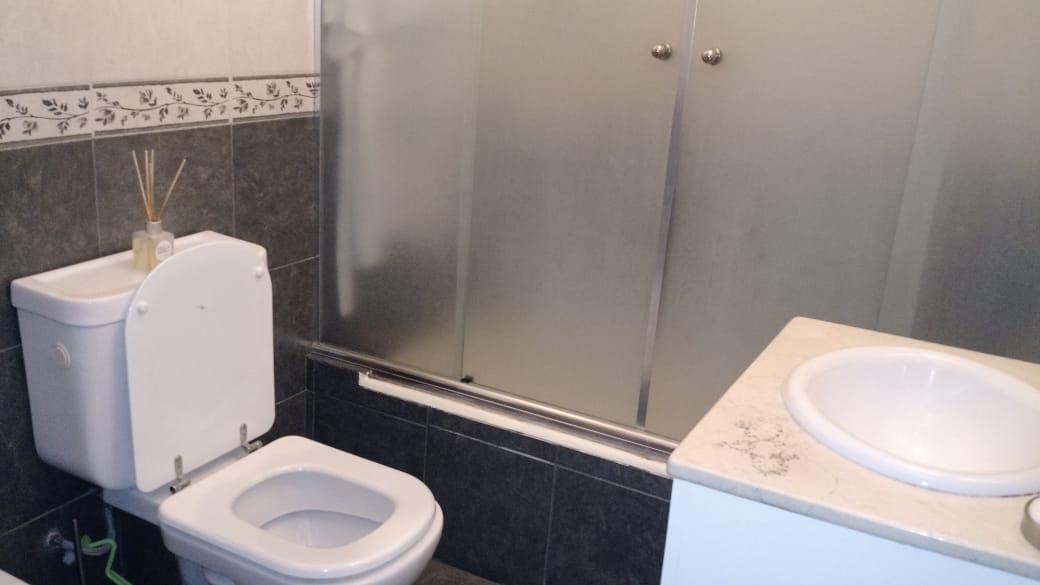 Foto de Amplio y Hermoso departamento 1* piso al frente sobre avenida H, imagen 5