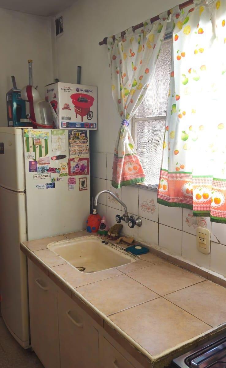 Vieytes 326 Banfield-Departamento 3 ambientes al frente . 2° piso por escalera