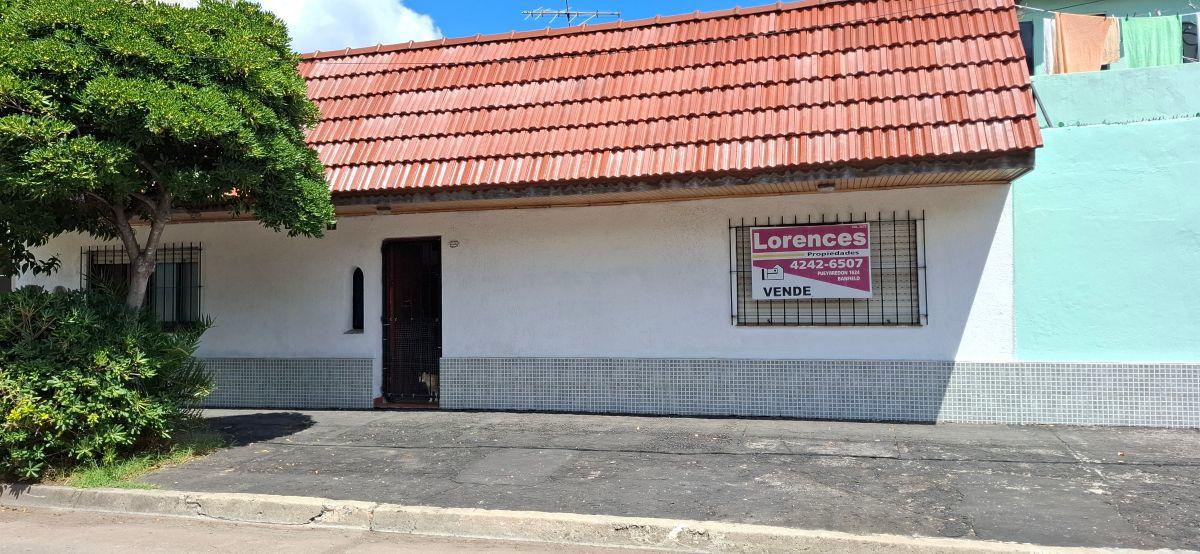 Casa con 136 m² totales y 3 dormitorios en venta, Remedios de Escalada