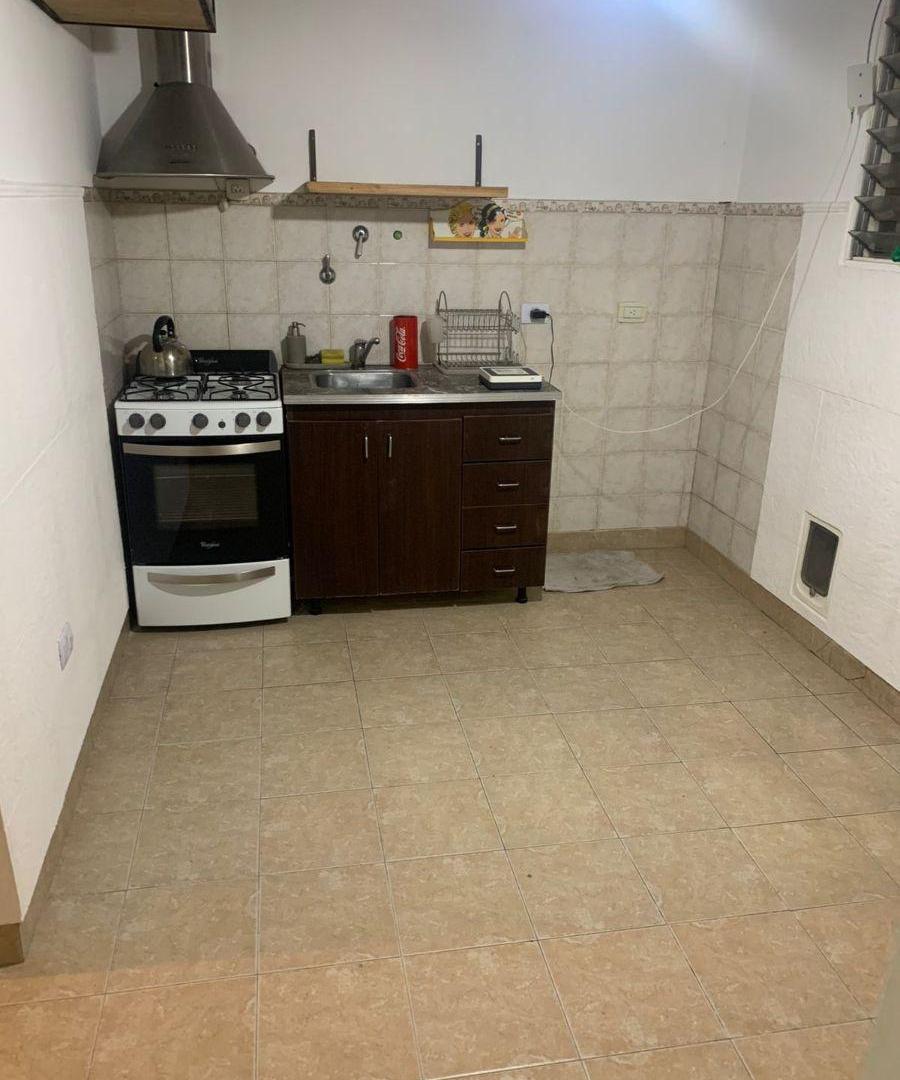 Foto de PH 2 ambientes sin expensas en alquiler en Banfield, imagen 4