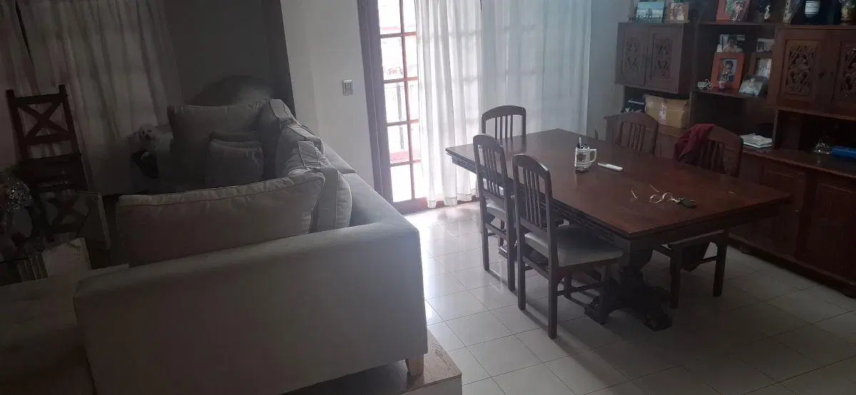 Importante chalet con galpón, excelente ubicación para varios destinos Vivienda o comercial. 2