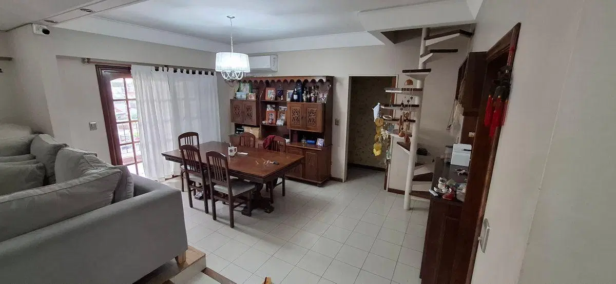 Importante chalet con galpón, excelente ubicación para varios destinos Vivienda o comercial. 4