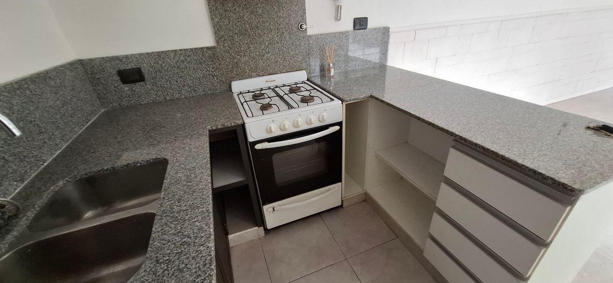 Foto de PH en excelente ubicación a 2 cuadras del centro, sin expensas, imagen 5