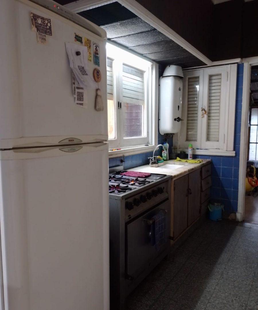 Foto de Casa Multi Familiar. Propied. Consta de un Local y Dos P. H. Muy Bien, imagen 3