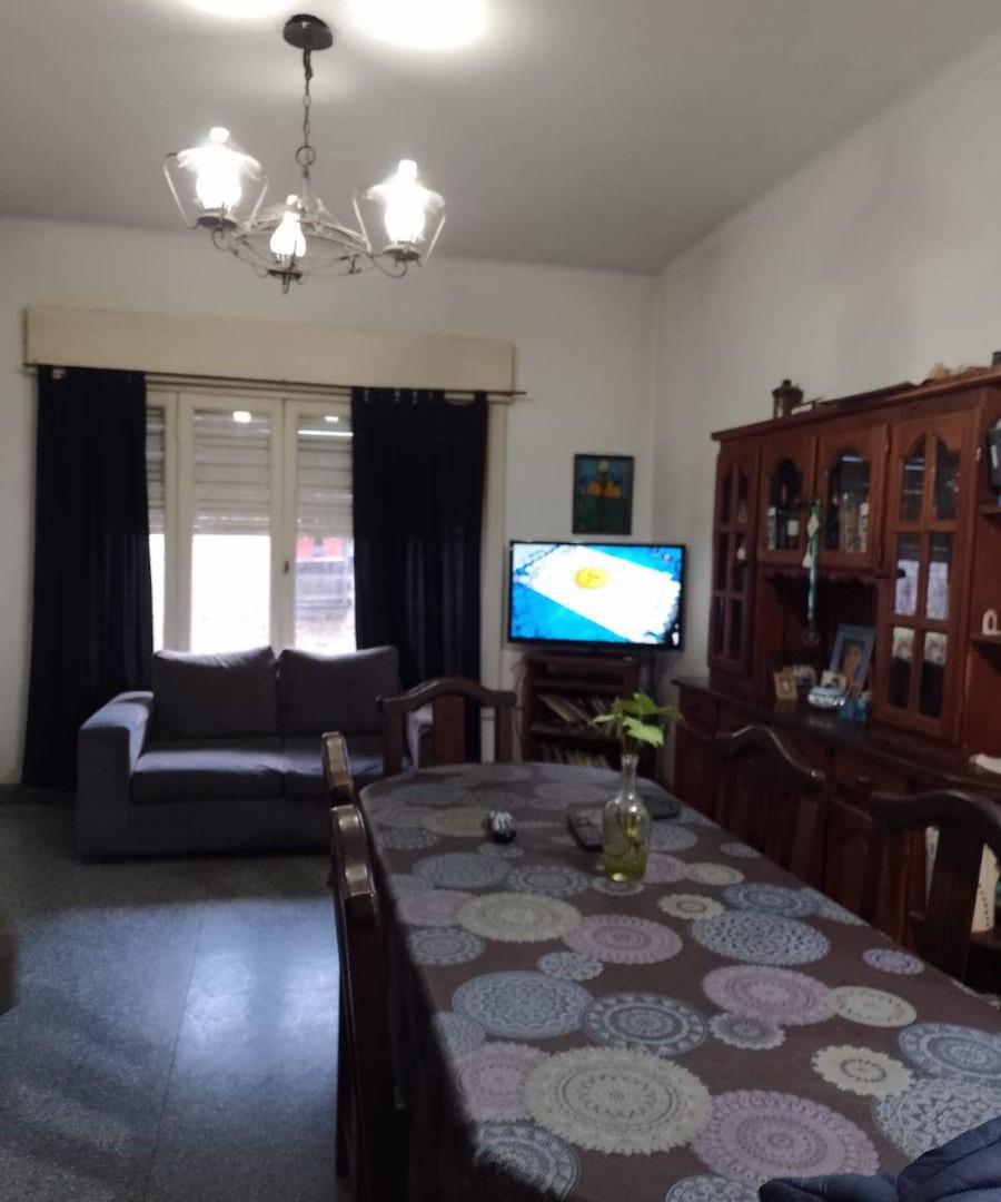 Foto de Casa Multi Familiar. Propied. Consta de un Local y Dos P. H. Muy Bien, imagen 4