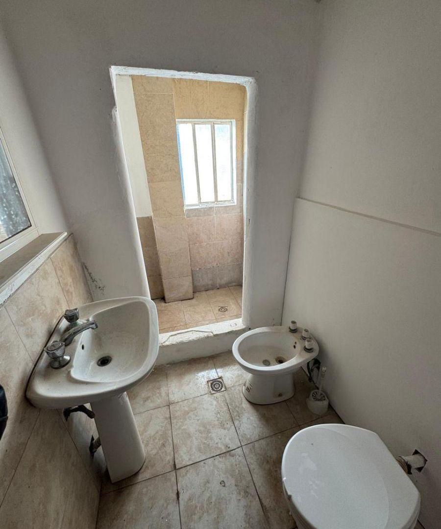 Foto de Casa en alquiler en Parada Robles, Exaltación de la Cruz, 3 ambientes con patio, imagen 2